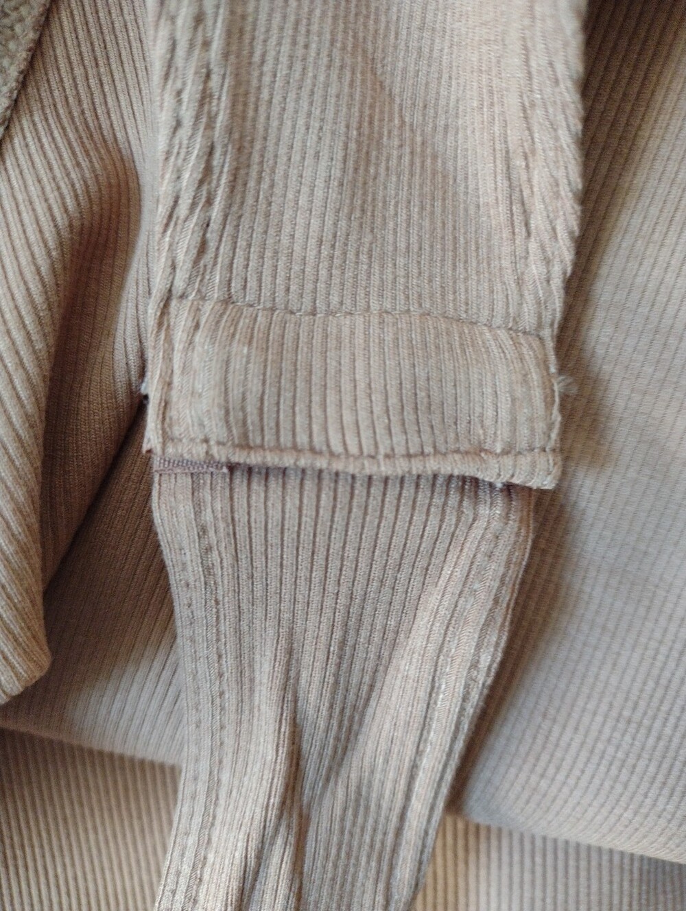 Mono B Keyhole Ribbed Bodysuit Size Medium - Picture 7 of 11